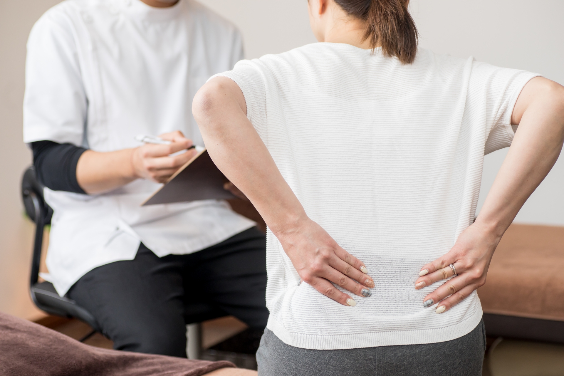 腰痛 病院 行く べき か