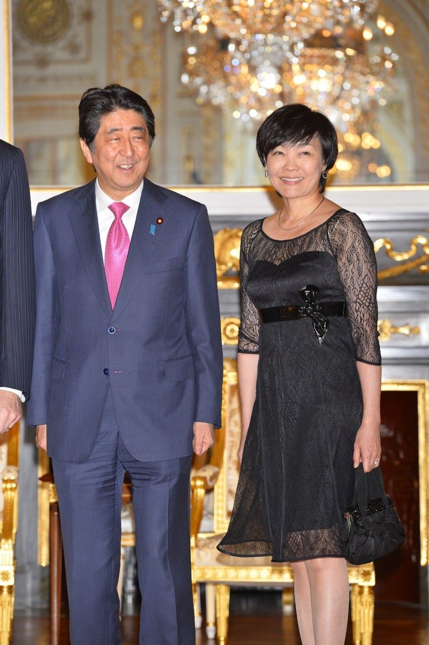 昭恵 夫人 ドレス コード