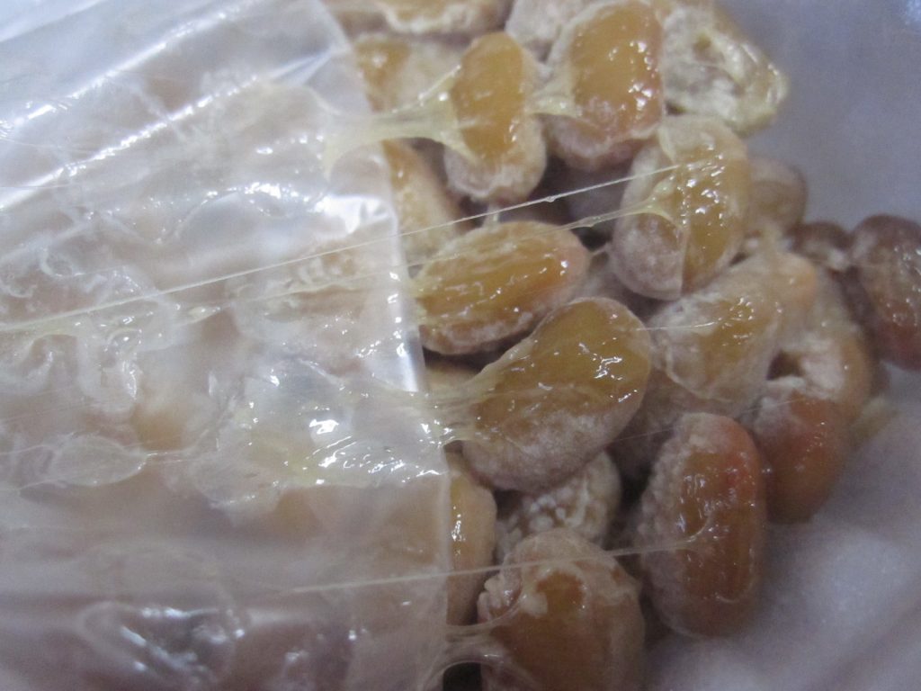 納豆 白いつぶつぶ シャリシャリ