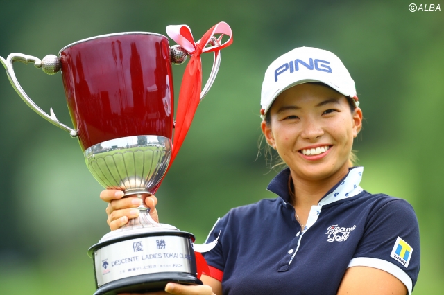 女子 ゴルフ デサント